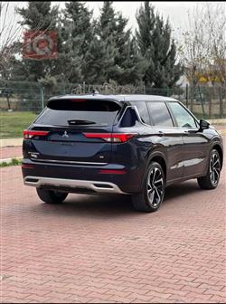 ميتسوبيشي اوتلاندر